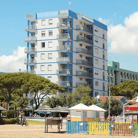 Modern Seafront Flat With Stunning Views דירה ביביונה