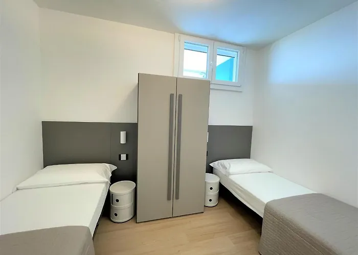 Modern Seafront Flat With Stunning Views *