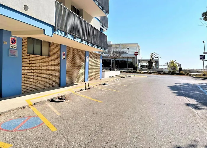 Modern Seafront Flat With Stunning Views