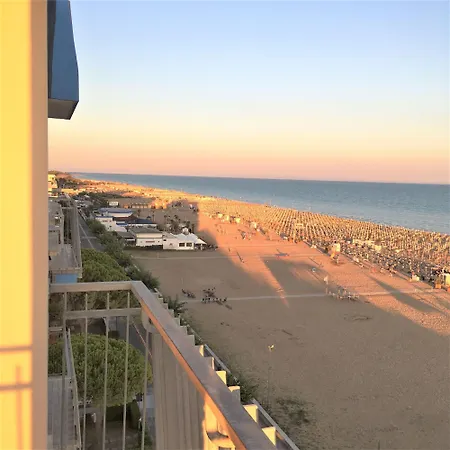 Modern Seafront Flat With Stunning Views Διαμέρισμα