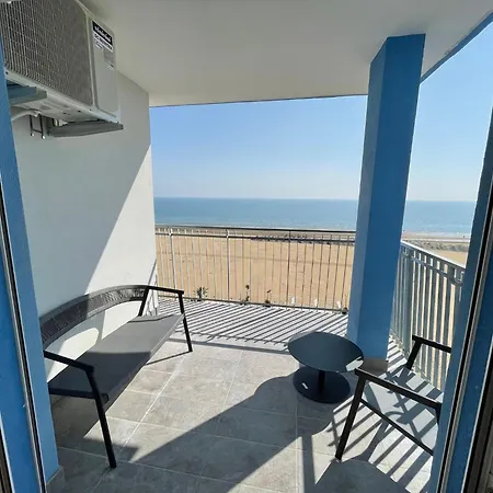 Διαμέρισμα Modern Seafront Flat With Stunning Views *