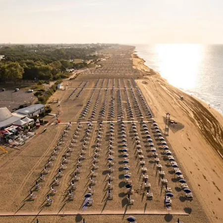 Modern Seafront Flat With Stunning Views Бібіоне