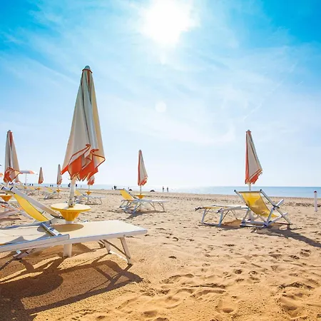 Διαμέρισμα Modern Seafront Flat With Stunning Views *