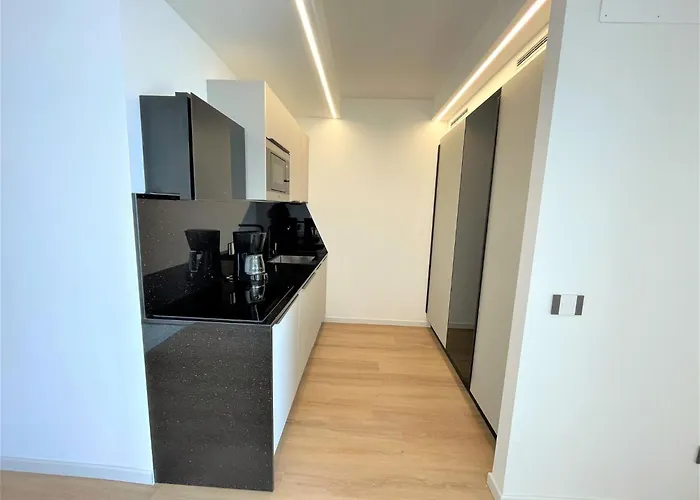 Modern Seafront Flat With Stunning Views