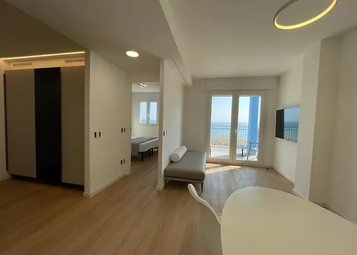 Lejlighed Modern Seafront Flat With Stunning Views *